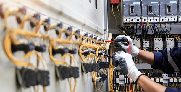 Professional Electrician technician working in Concordia, NJ